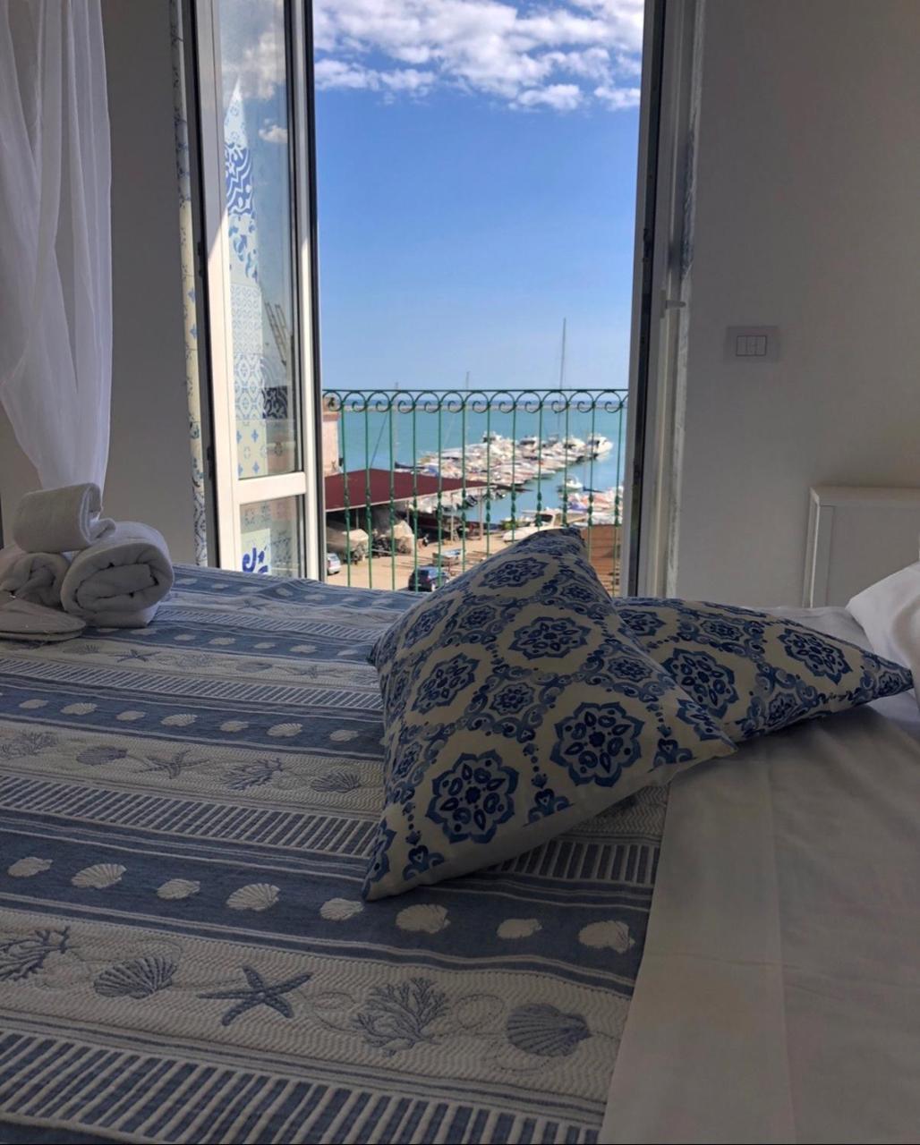 Relais Mareluna - Luxury Apartments Salerno Luaran gambar